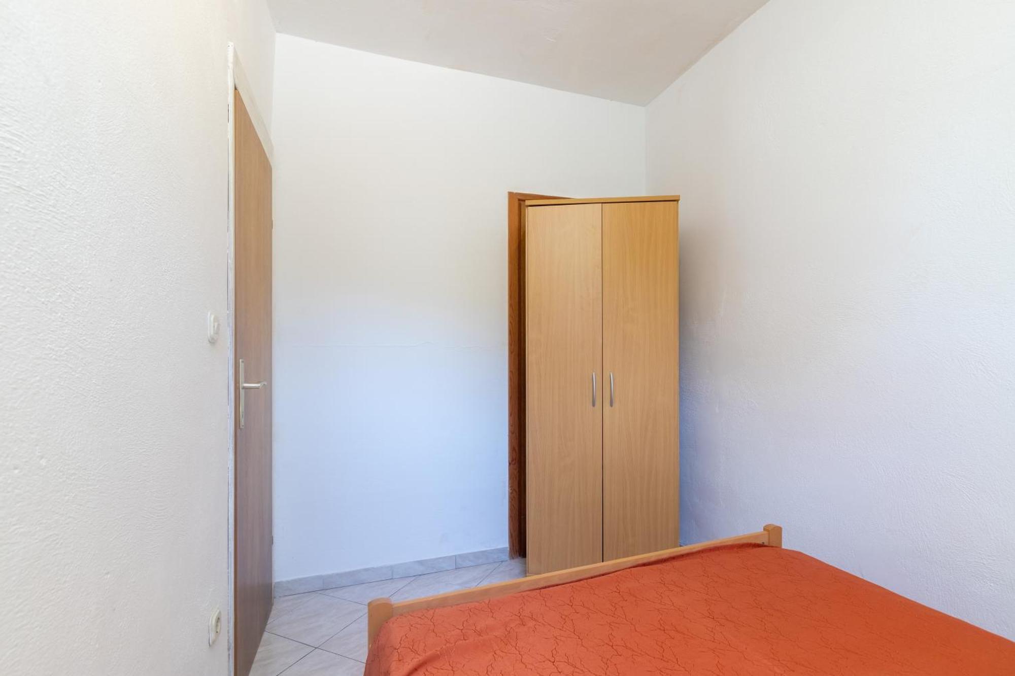 Apartments With A Parking Space Ivan Dolac, Hvar - 15784 Номер фото